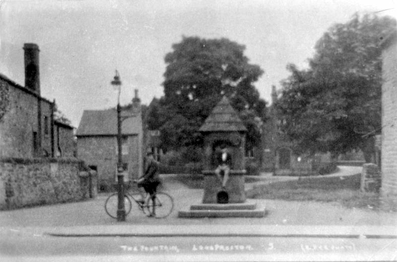 T Jackman and W Procter c 1925.JPG - T Jackman & W Procter by the fountain. c 1925